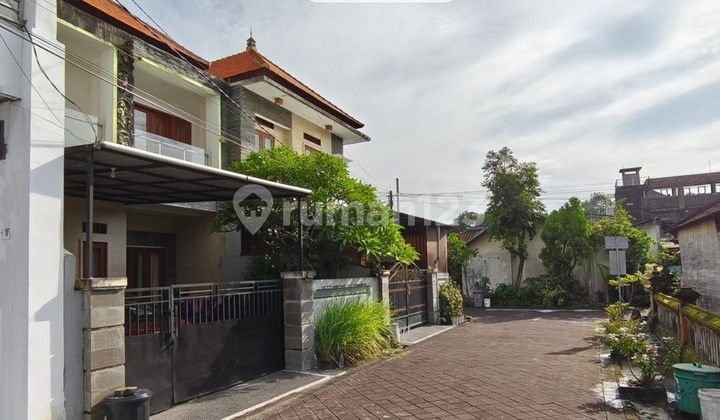 For Sale: Modern House with Balcony and Beautiful Mini Garden in Bali 2