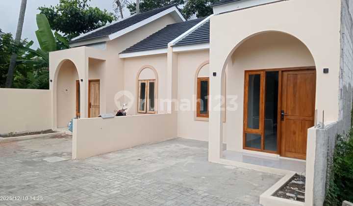 Dijual Rumah Baru Tlogomulyo Dekat Woltermonginsidi Pedurungan Semarang SHM 2