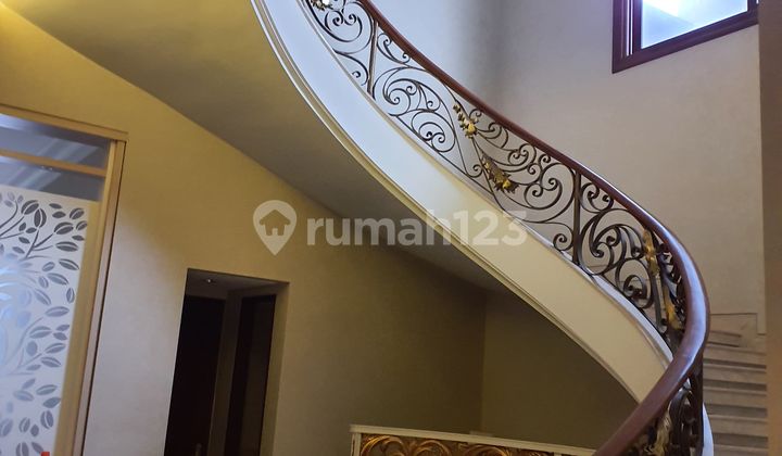 Rumah Meeah 3 Lantai Gajahmungkur 1