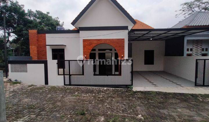 Rumah Baru Elegan Klasik Ngijo Gunungpati Semarang 1