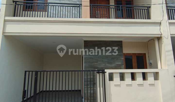 New House in the City Center, Tumpang Gajahmungkur Street, Semarang 1