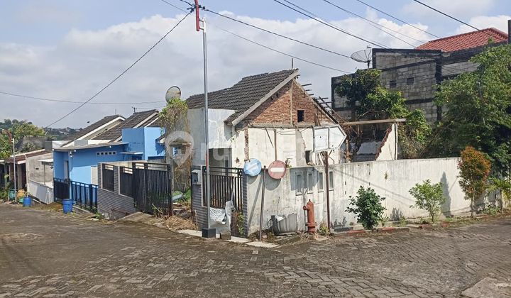 Land Position Hook at Beringin Ngalian Semarang with SHM 2