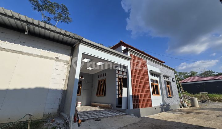 New Luxury House in Kalisegoro Near Unnes Gunungpati Semarang 1