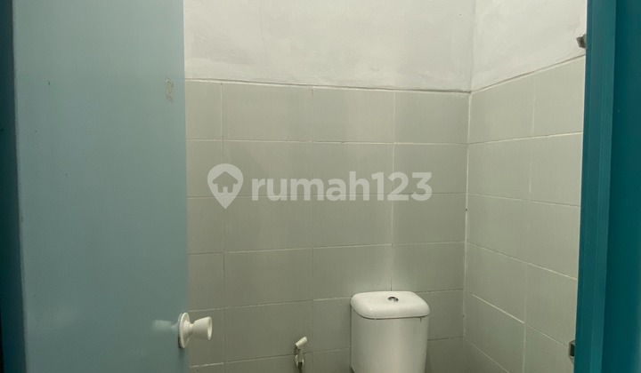 kamar mandi dijual rumah 2 lantai dalam