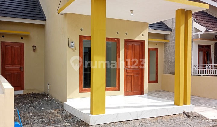 RUMAH MINIMALIS DEKAT KAMPUS UMY DP 15 JUTA 
