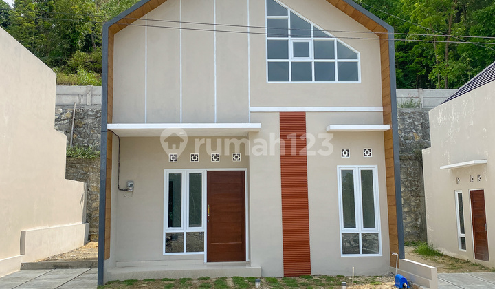 RUMAH SCANDINAVIAN DEKAT KAMPUS UMY DI SLEMAN RUMAH SCANDINAVIAN DEKAT KAMPUS UMY DI SLEMAN