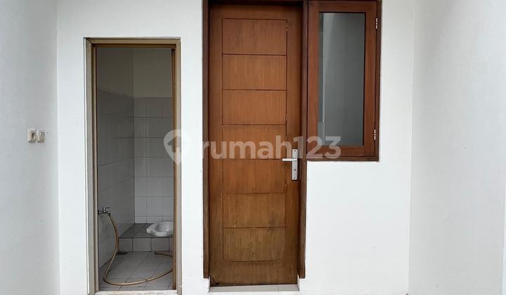 New House for Sale in a Strategic Location, Kemang Pratama, Bekasi City. 2