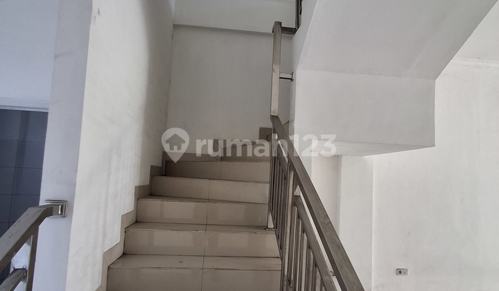 For Sale Quick 3.5-Storey Shop House in Strategic Location, Jatiasih, Bekasi City 2