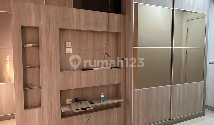 Dijual/Disewa Cepat Rumah 3 Lantai Lokasi Strategis di Grand Galaxy City Kota Bekasi