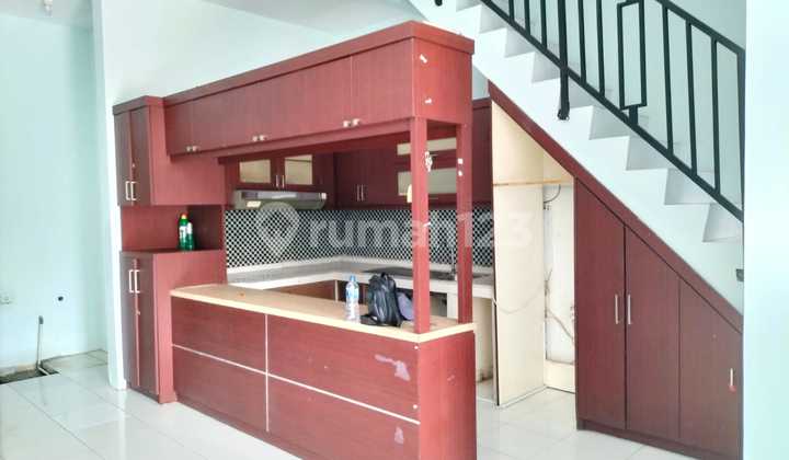Dijual Cepat Rumah 2 Lantai Lokasi Strategis di Jakasampurna Kota Bekasi 2
