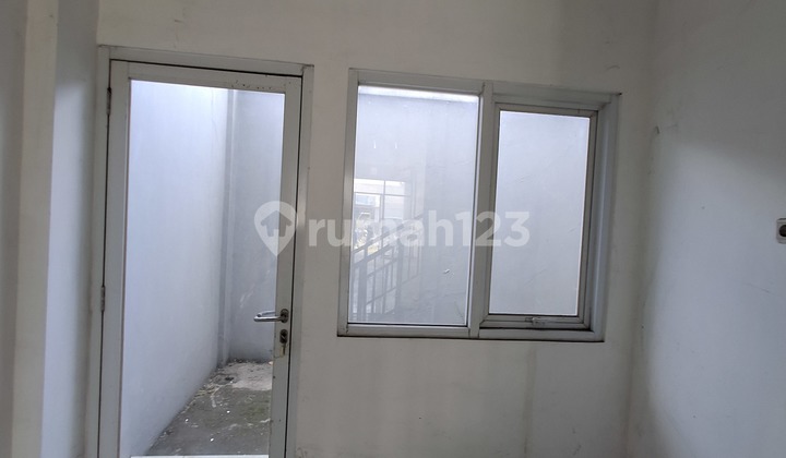 Dijual Cepat Ruko 3,5 Lantai Lokasi Strategis di Jatiasih Kota Bekasi Dijual Cepat Ruko 3,5 Lantai Lokasi Strategis di Jatiasih Kota Bekasi