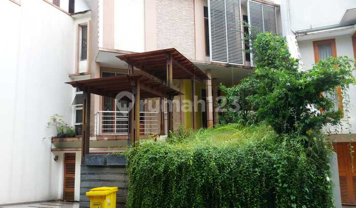 Dijual Cepat Rumah 2 Lantai Siap Huni di Lebak Bulus Jakarta Selatan