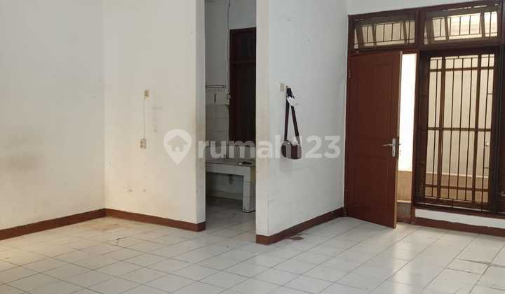 Quick Sale House Strategic Location in Harapan Indah Bekasi 2