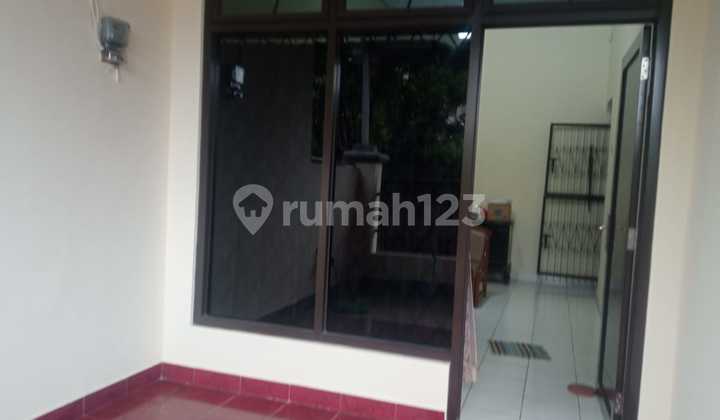 Dijual Cepat Rumah 2 Lantai Siap Huni di Jakarta Timur