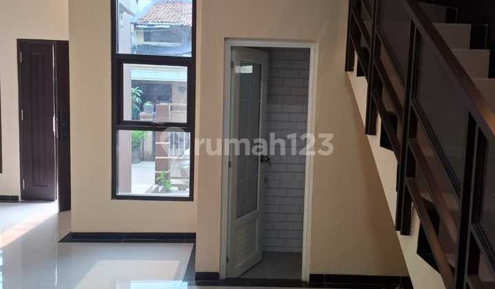 Quick Sale Ready-to-Occupy 2-Story House in Narogong, Bekasi City. 2