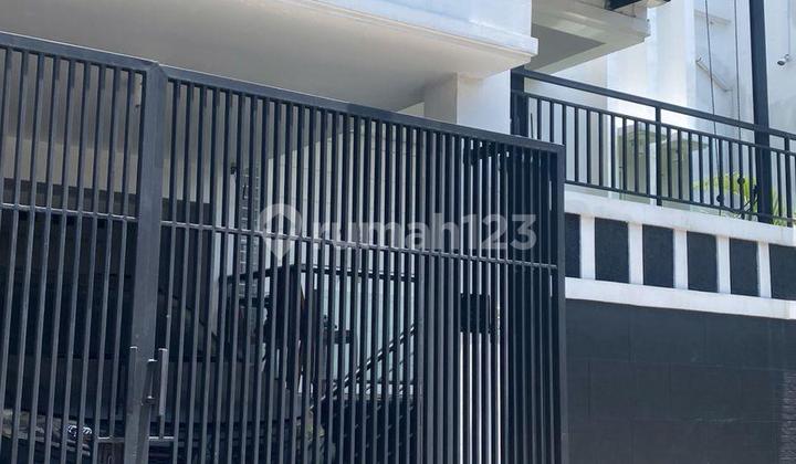 Dijual Cepat Rumah 2 Lantai Siap Huni di Galaxy. 1