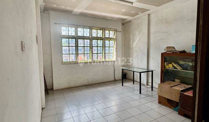 Disewakan Ruko 2 Lantai Di Lokasi Strategis – Jalan Maluku 2