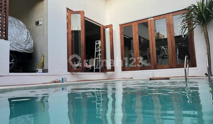 2-Story Villa Strategically Located on Pura Pamecutan Street, Goa Gong Area