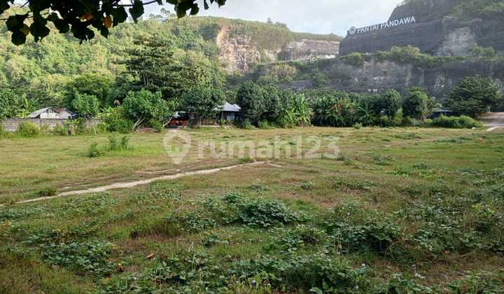 Tanah di Pantai Pandawa Bali