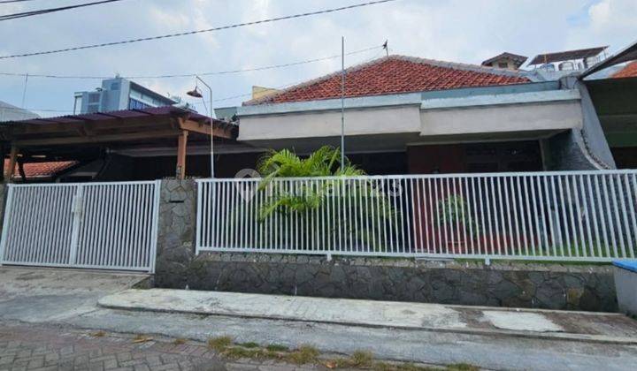 Dijual rumah di Kendangsari, Surabaya dekat taman kawasan 1