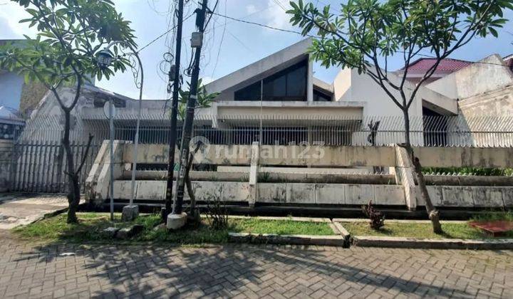 Dijual rumah dekat Jalan Raya Manyar Kertoarjo 1