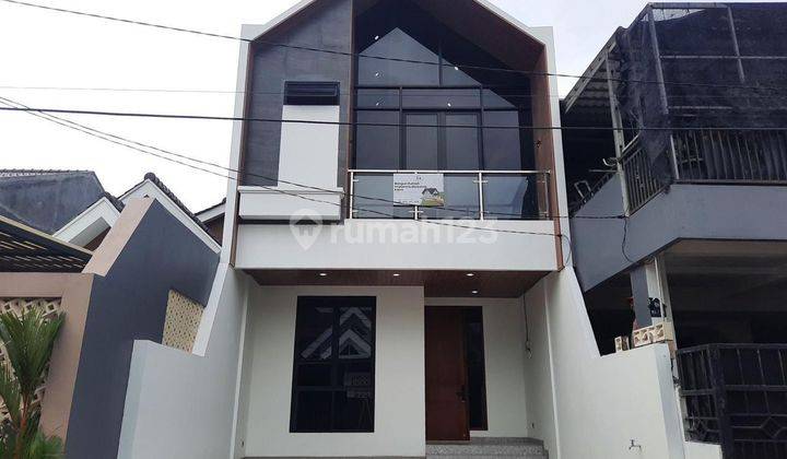 Dijual Rumah Baru Mewah di Cluster Bougenville, Graha Raya 1