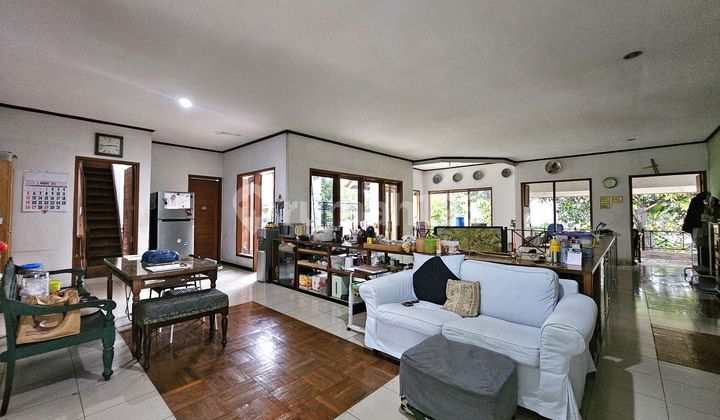 Rumah Rasa Villa di Tengah Kota- Villa Melati Mas