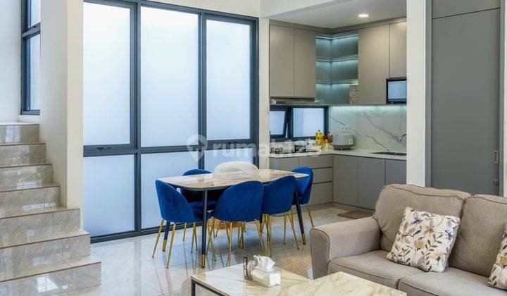 Rumah Modern, Semi Furnish Cantik di Greenwich Bsd Tangerang 2