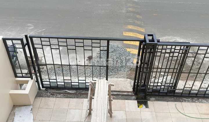 Brand New House in Sector 7a Gading Serpong, Facing the Park 2