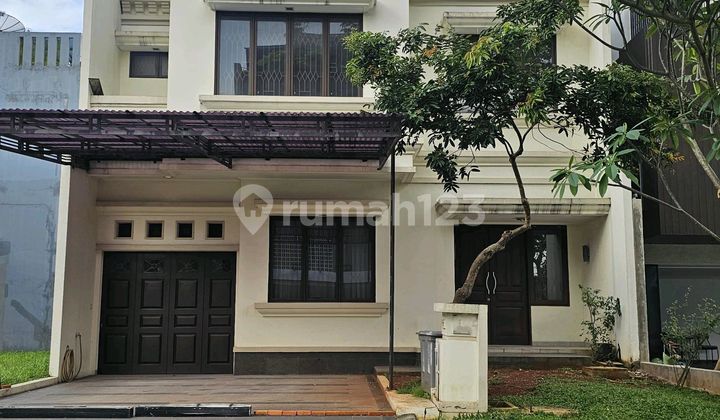 Rumah Dekat Danau Kawasan The Springs Cluster Scarlet Summarecon Serpong