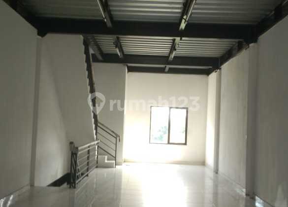 Three-Unit Connected Ruko 5 Floors High Strategic Location 2