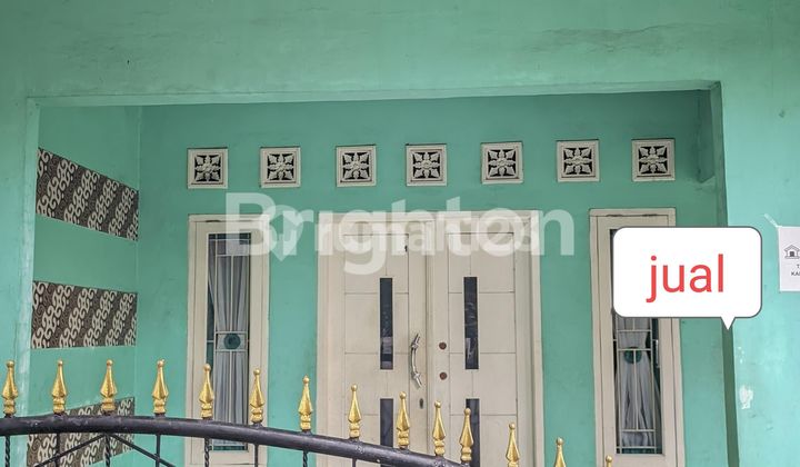 RUMAH KAMPUNG DUA LANTAI DI CILENDEK RUMAH KAMPUNG DUA LANTAI DI CILENDEK