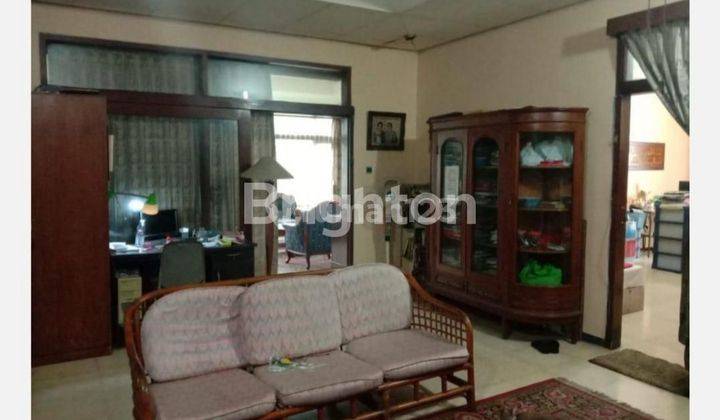 Rumah lama asri ditengah kota pajajaran 2