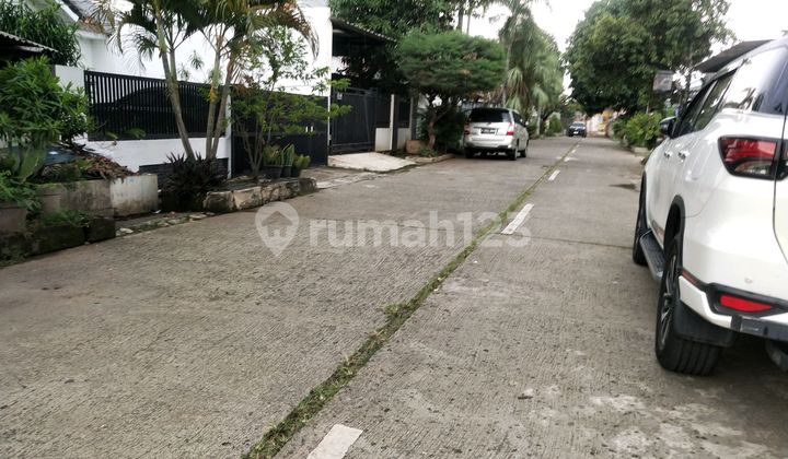 Rumah Tua Hitung Tanah di Perumahan Surya Permata Indah 2