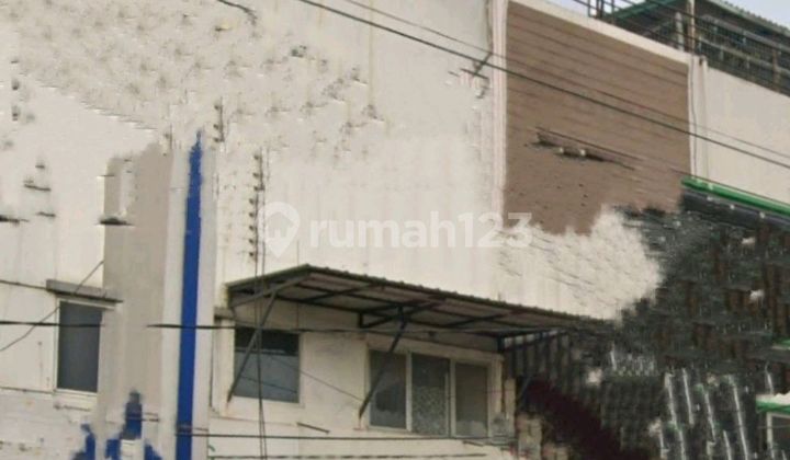 Three-Storey Shop House in Cilendek, West Bogor Three-Storey Shop House in Cilendek, West Bogor