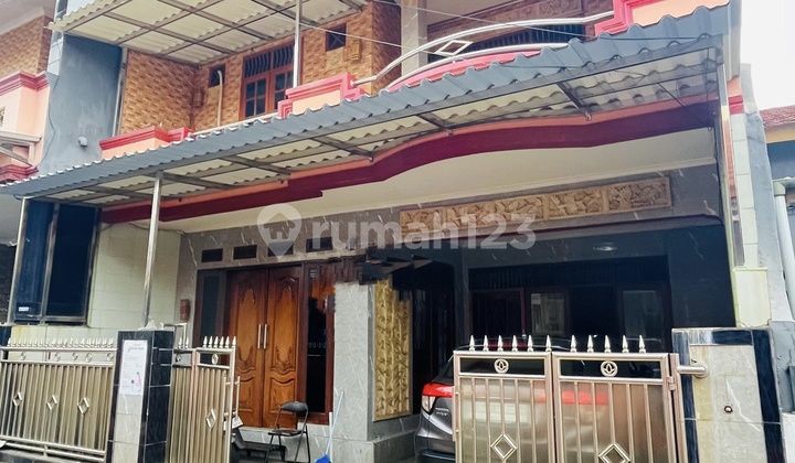 Rumah Dua Lantai di Tengah Kota Bogor Rumah Dua Lantai di Tengah Kota Bogor