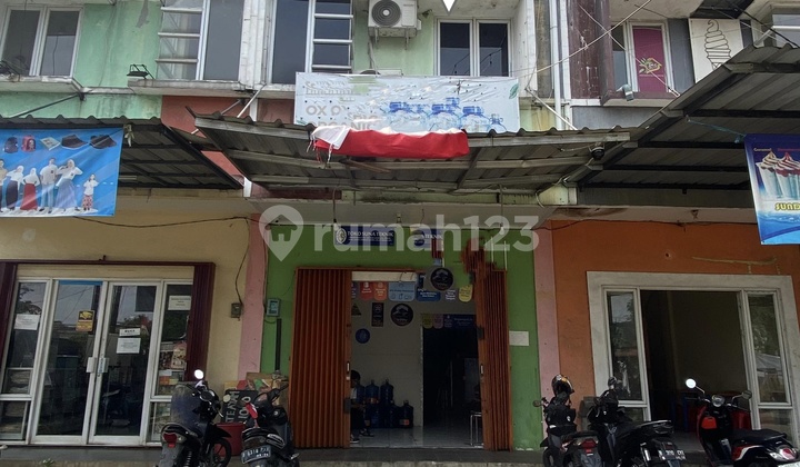 Ruko Tiga Lantai Siap Pakai Di Area Komersil Ruko Tiga Lantai Siap Pakai Di Area Komersil