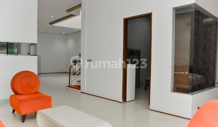 Luxury House For Sale Cheap Price Strategic Location Modernland Tangerang 2