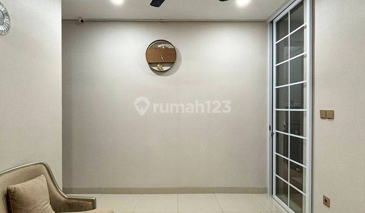 Rumah Exclusive Townhouse 3 Lantai Bagus Furnished SHM di Andara, Depok 2