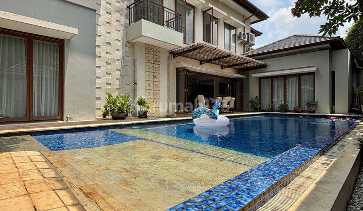 Rumah 3 Lantai Bagus Semi Furnished SHM di Kemang, Jakarta Selatan 1