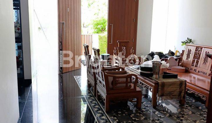 RUMAH MEWAH SEJUK  DENGAN UDARA YG  NYAMAN, AMAN  DITENGAH KOTA,  DI JUAL 1