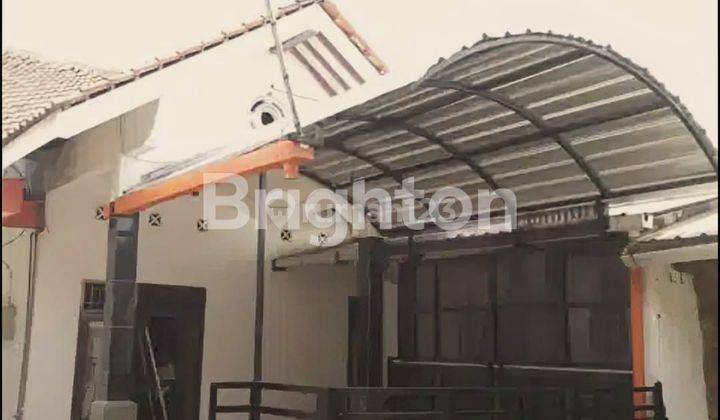 RUMAH Cantik, BERSIH DAN RAPI, TENGAH KOTA, DEKAT  DENGAN   TUGU MUDA