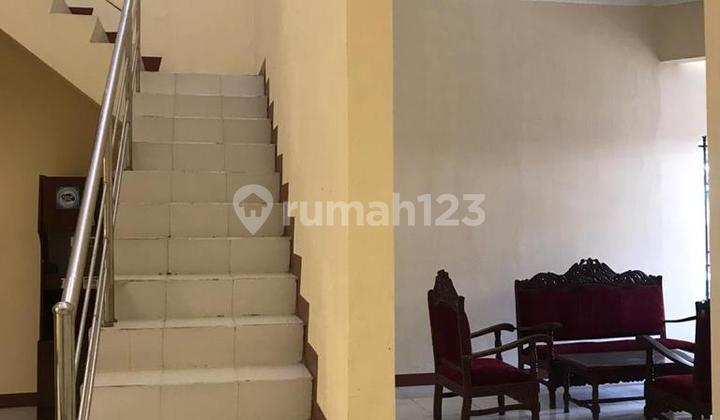 Rumah 2 Lantai, Stategis,Dekat Masjid Agung...Bawah NJOP, Bu