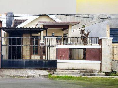 RUMAH STRATEGIS DAN  TENANG DI JUAL 2