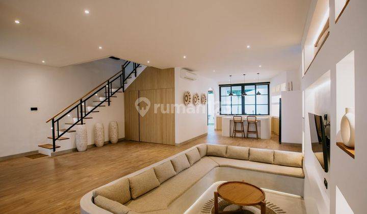 Villa Tropis 3 Kamar Modern di Jantung Canggu