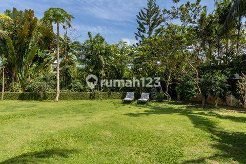 Kompleks Vila Mewah 5 Kamar Tidur dengan Pemandangan Sawah – Umalas 2