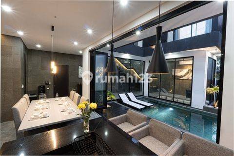 Vila Mewah 3 dan 4 Kamar Tidur dengan Finishing Hitam di Kerobokan 1