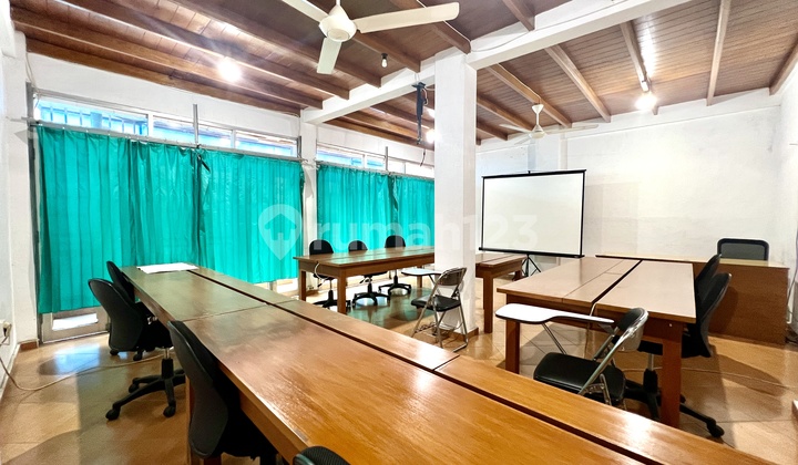 Cheap! Dago Kanayakan 3-story house suitable for boarding house & office/tutoring house, SHM certificate. Cheap! Dago Kanayakan 3-story house suitable for boarding house & office/tutoring house, SHM certificate.