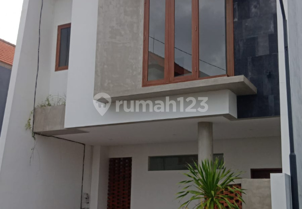 Dijual Rumah 2 Lantai Siap Huni SHM di Ubung 2