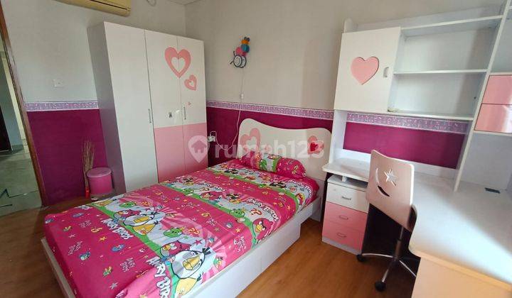 Disewakan Rumah Fully Furnished 3 lantai dengan 4 kamar tidur di dangin puri kangin, Denpasar 1